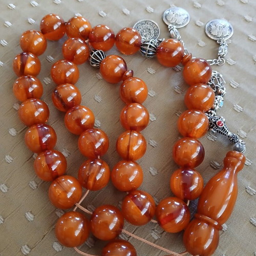 Bakelite Komboloi like new with 33 beads and traditional finish