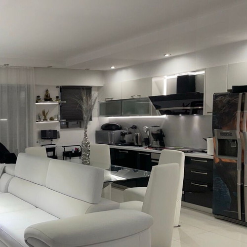 Οροφοδιαμέρισμα lux 92 τ.μ. στον Πειραιά, 3 υπνοδωμάτια, parking