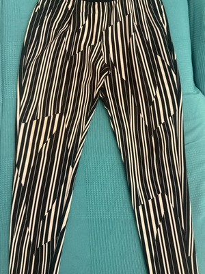 H&M pants like new, black and white, size S