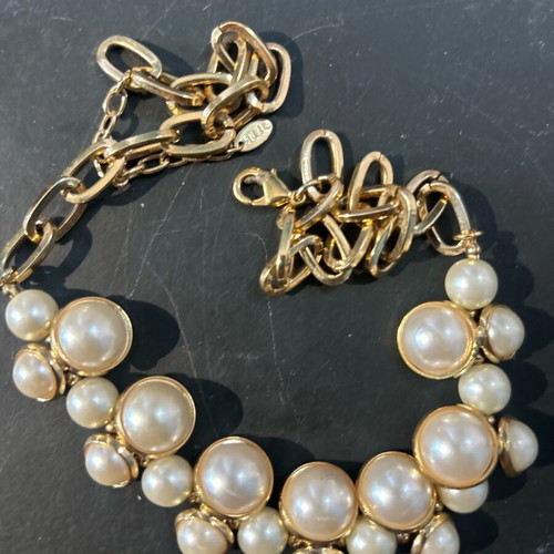 Pearl necklace like new, adjustable length, white and gold