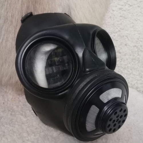 Canadian gas mask, unused