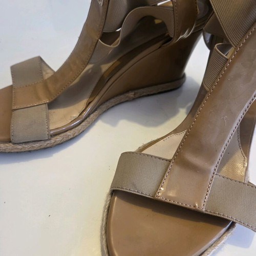 Fendi Carioca Wedge Leather Sandals Like New Size 36 Beige