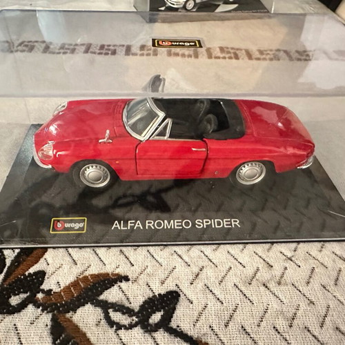 Alfa Romeo Spider car model new, Burago 1:43 scale