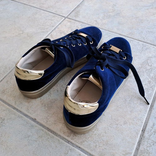 Sneakers used, size 37, blue with velvet texture and gold details
