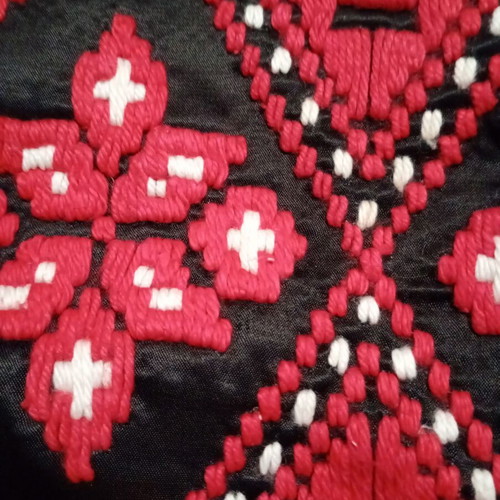 Hand-embroidered black satin pillowcase new, 58x45 cm