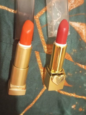 Lipsticks like new, set of 2