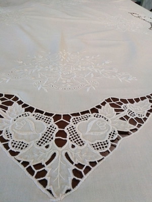 Cutwork beige tablecloth 1.50x2.00 with nice finish