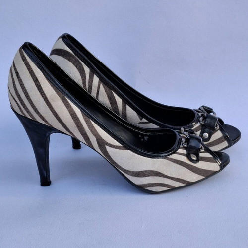 Naturalizer heels like new with zebra pattern, size 39
