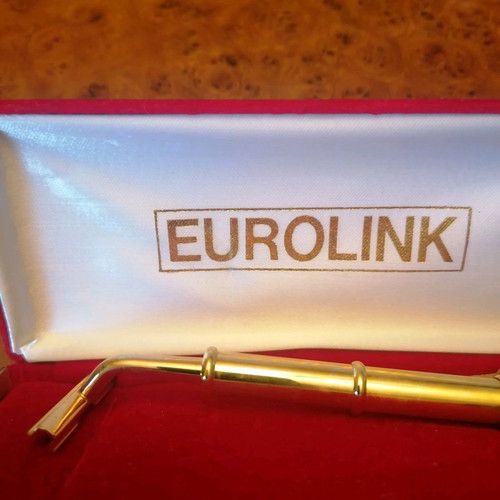 Shaving razor in red velvet case new