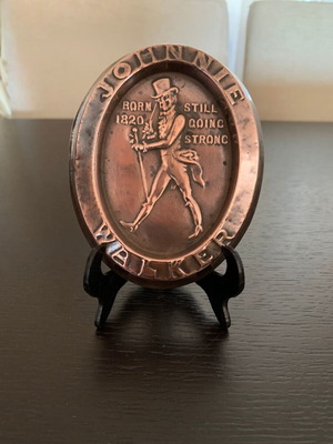 Johnnie Walker οβάλ αντικα διακοσμητικό μεταχειρισμένο, χαλκός