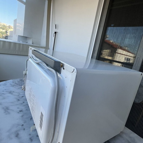 Panasonic microwave oven used with digital touch control and auto programs