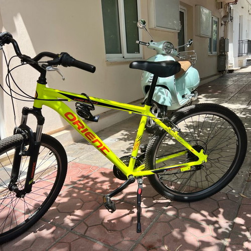 Mountain bike like new with disc brakes and front suspension 26 inch