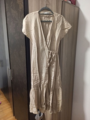 Mango beige dress new, size XS with ruffles and tie waist