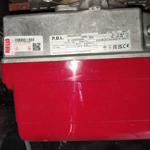 Riello oil burner 50000kcal with 120lt boiler, cast iron boiler and 1000lt tank like new