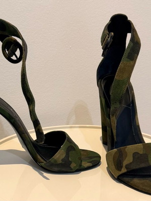 Kendall + Kylie fabric sandals in camouflage print, like new