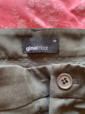 Cargo παντελόνι Gina Tricot μέγεθος 38 σαν καινούργιο, χακί