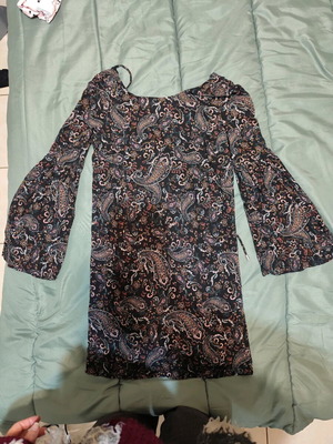 Bershka dress short with paisley pattern and bell sleeves like new