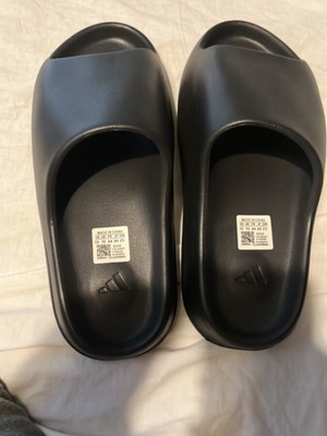 Yeezy slides new, size 44, black Adidas slippers