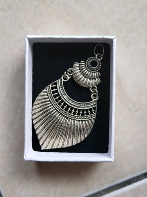 Vintage bead excellent condition