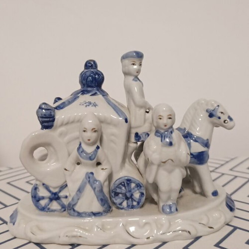 Vintage porcelain figurines blue-white European style like new