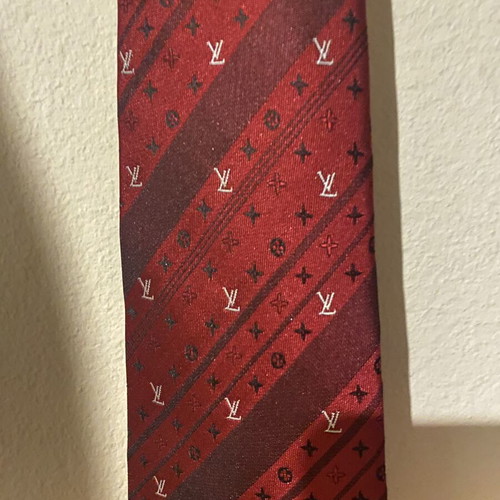 Louis Vuitton tie like new, black and red