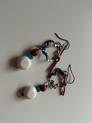 Earrings with flower and beads like new