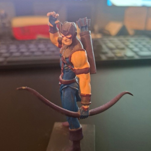 Eaglemoss Marvel Classic Hawkeye refurbished figure with Greek magazine