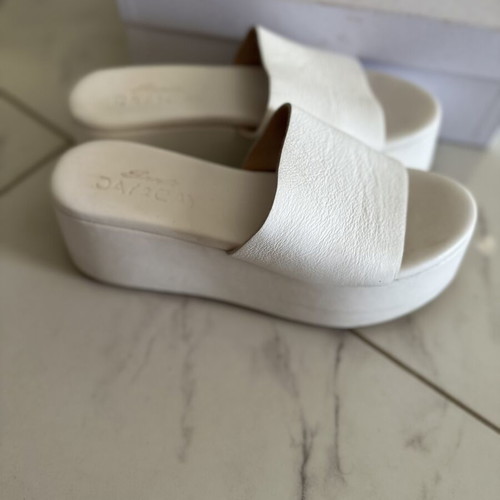 Sante white platform sandals size 38