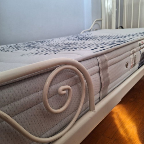 Ikea bed with like new mattress 80 x 2.00 m