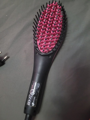 Simply Straight ceramic hair straightening brush