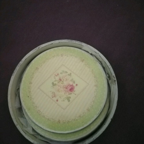 French coasters set of 6 with case, mint color, like new