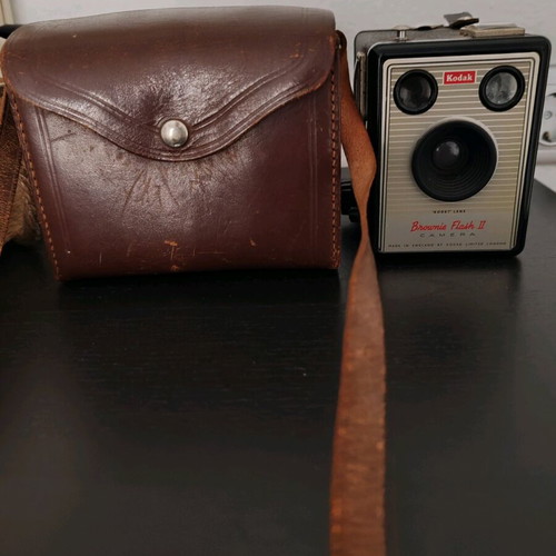 Kodak Brownie Flash II used vintage camera with leather case