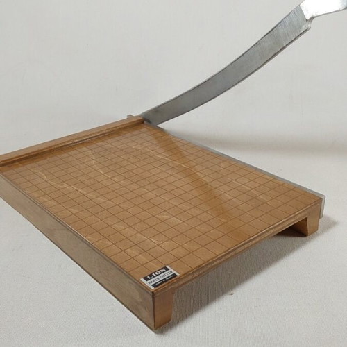 Vintage Lion Manual Paper Cutter like new, made in Japan