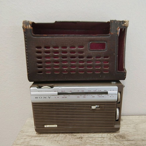 Sony vintage radio used