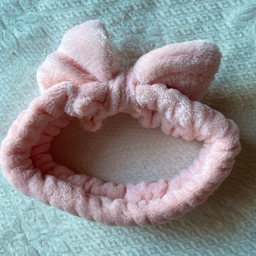 Hairband pink like new, elastic and soft