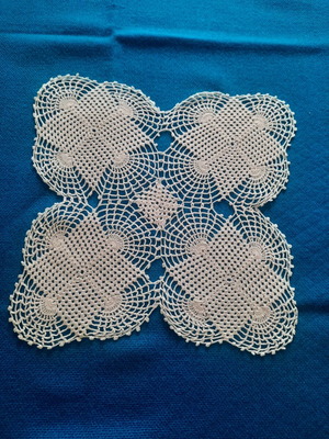 Handmade knitted white carré like new 0.28x0.28