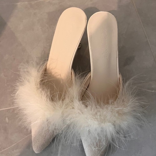 Bridal shoes new, feathered