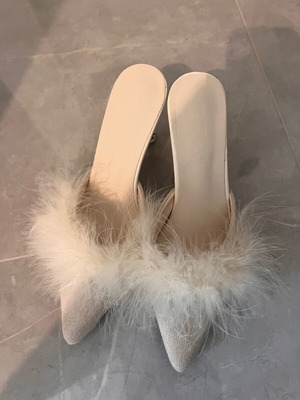 Bridal shoes new, feathered