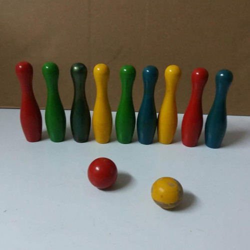 Bowling set used with 9 pins and 2 balls