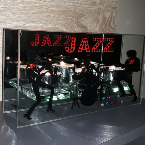 Jazz tealight holder used with mirror and glass