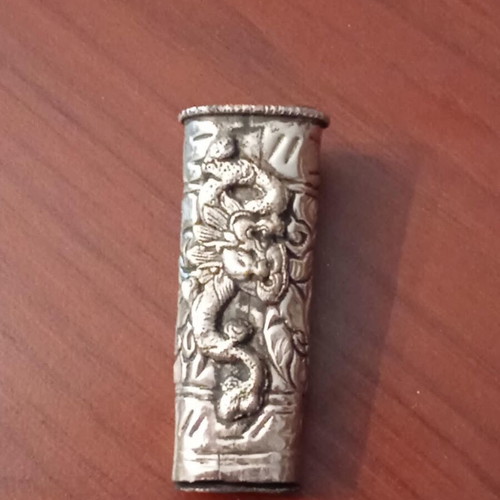 Vintage carved lighter case like new, from 1980