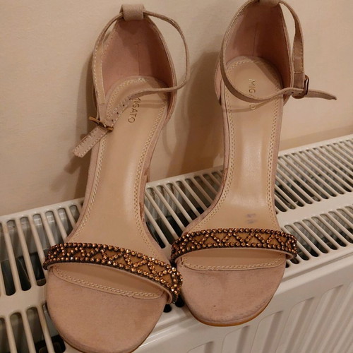 Migato sandals new, size 37, nude with rose gold rhinestones