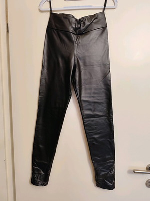 Benissimo faux leather leggings like new, black with fleece lining