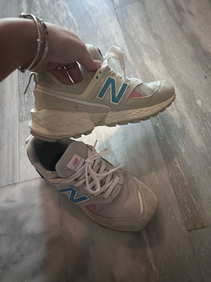 Αθλητικά New Balance μεταχειρισμένα, άσπρα, μέγεθος 38