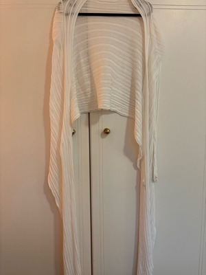 Kourbela white versatile cardigan like new