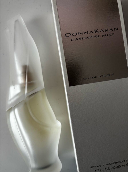 •Cashmere mist 50ml by Donna Karan
