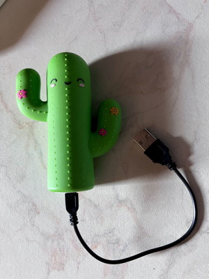 Powerbank Legami σχήμα κάκτου σαν καινούργιο