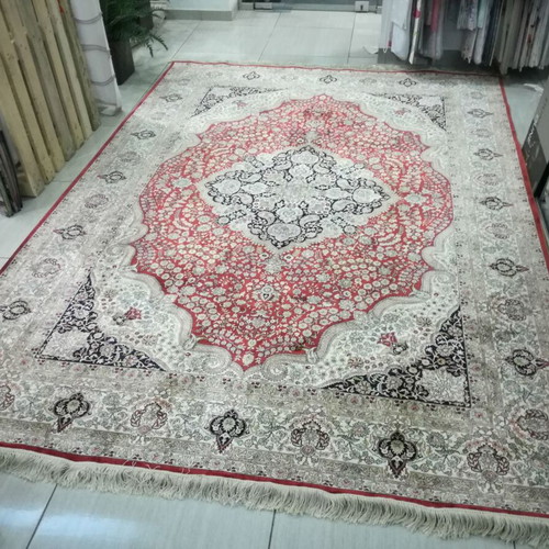 silk carpet handmade, HEREKE, in silk warp (its retail price is over 17,000) 3.06 x 2.14