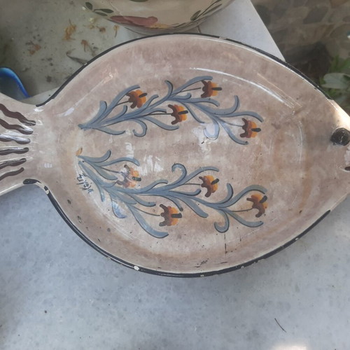 Vintage platter used with minor imperfections