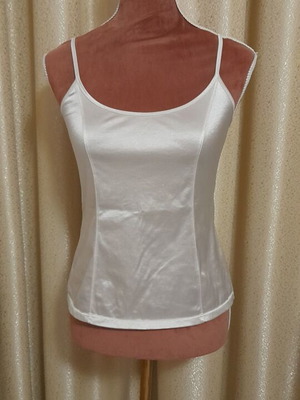 Yamamay shiny white elastic top like new with adjustable straps No S-M